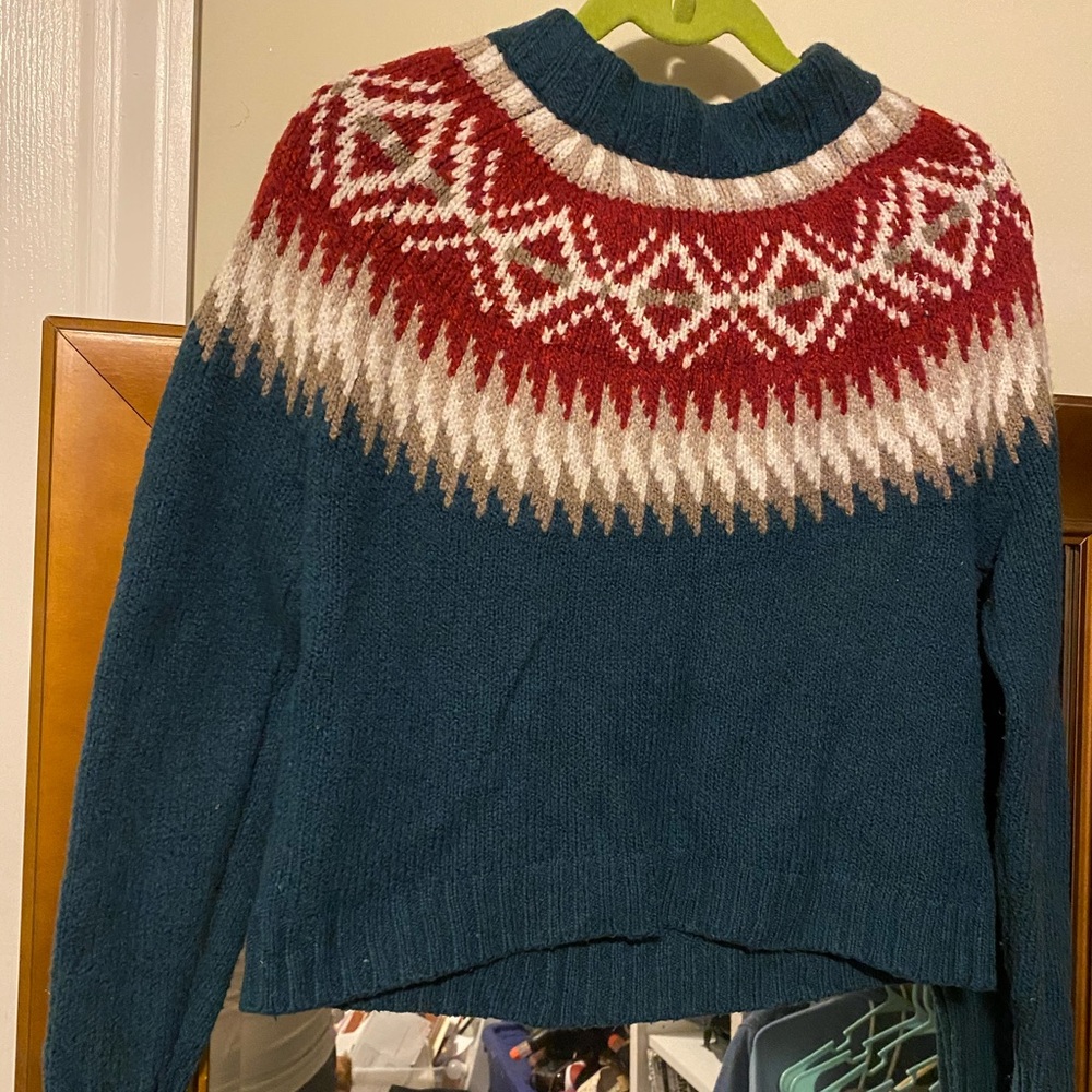 American Eagle Sweater